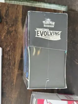 Pokemon TCG Sword & Shield Evolving Skies Elite Trainer Box - Image 3