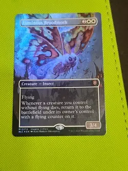 Luminous Broodmoth (Borderless) Commander: Bloomburrow Foil - Image 1