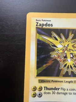 Zapdos 16/102 Shadowless Holo Rare Base Set Pokemon Card DMG - Image 2