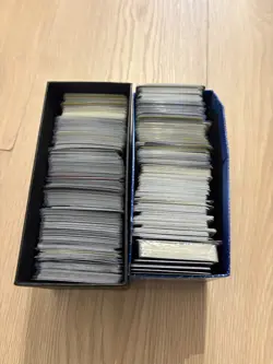 Huge Pokemon TCG Bundle Hundreds of cards, various modern sets including sealed - Image 1