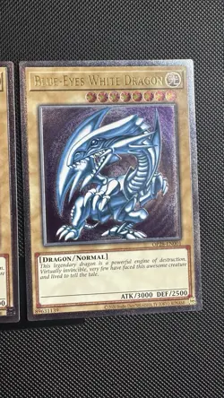 YUGIOH 3x Blue-Eyes White Dragon OP28-EN001 ULTIMATE RARE LP EURO Print SET - Image 4