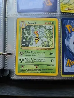 Beedrill Pokemon Card Jungle Set 17/102 Rare 1999 Vintage Wotc - Image 1