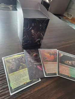 Magic the Gathering MTG Warhammer 40K Commander Deck TYRANID SWARM With Sleeves - Image 1