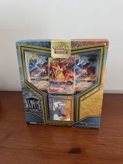 Pokemon TCG Reshiram & Charizard GX League Battle Deck Damaged Box - Image 4
