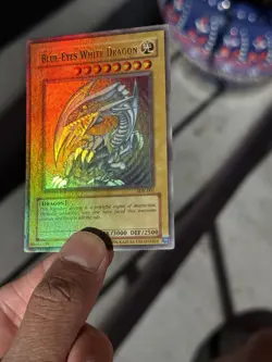 2002 Blue-Eyes White Dragon SDK-001 Unlimited Insane Holo Bleed Misprint Error - Image 1