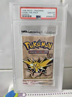 1999 POKEMON FOSSIL PACK FOIL ZAPDOS PSA 10 - Image 1
