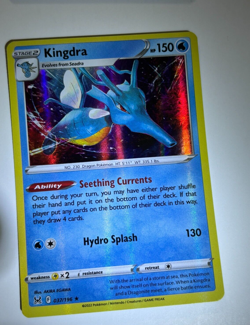 Pokemon Card Lost Origin Holographic Bleed Error Kingdra 037/196 NM - Image 1