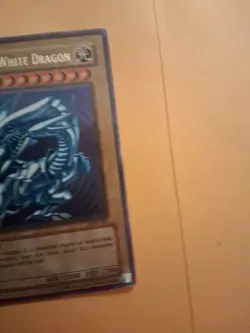 1996 Yu-Gi-Oh Blue-Eyes White Dragon - SDK-001 - Foil Holo Back Corner Has Tear - Image 2