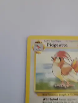 Pokemon TCG Pidgeotto Base Set 22/102 Regular Unlimited Rare - Image 3