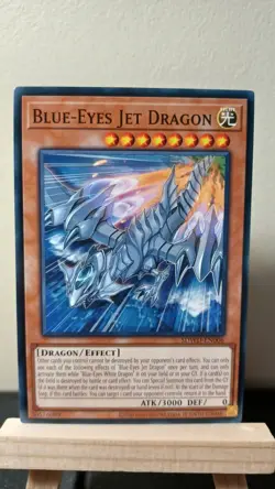 Blue-Eyes Jet Dragon 1st Ed Misprint [NM] - Yu-Gi-Oh! SDWD [Common] - Image 1