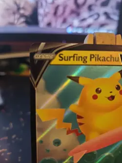 Pokemon TCG Surfing Pikachu v Holo Rare Card 008/025 Celebrations 2021 NM - Image 2