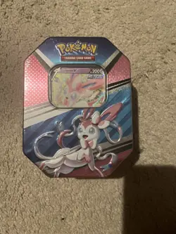 Pokemon TCG: Spring V Heroes Tin - Sylveon V - 4 Booster Packs - Image 1
