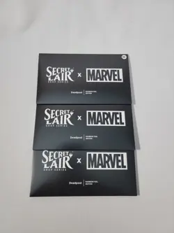 Magic: The Gathering Secret Lair X Marvel’s Deadpool Rainbow Foil - Single Pack - Image 1