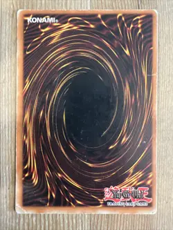 Yugioh! Red-Eyes B. Dragon Sdj-001 Unlimited Ultra Rare DMG - Image 2