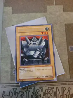 YUGIOH GIANT SOLDIER OF STONE LOB-EN068 RARE UNLIMITED ED NM 1996 - Image 1