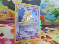 Alakazam 1/102 Base Set Holo Rare Pokemon Card 1999 WOTC MP Original Vintage - Image 2