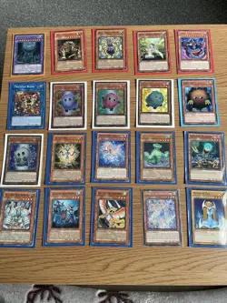 Yu-Gi-Oh 100 CARD Album Folder Near Mint to LP Condition Joblot Bundle - Image 3