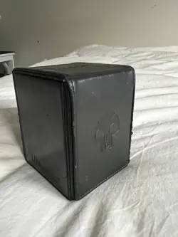 Magic: The Gathering Alcove Flip Box - Swamp - UltraPro Commander Deck Box - Image 1
