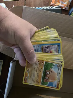 Bulk Lot of 250+ Vintage Pokemon Cards Rabging From 1999-2009. - Image 4