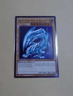 Blue Eyes White Dragon OP28-EN001 Ultimate Rare Yu-Gi-Oh English Card - Image 1