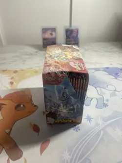 Pokemon TCG Scarlet and Violet Surging Sparks Booster box 36 packs small tear - Image 3