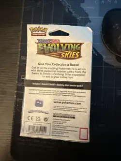 Pokemon TCG: Sword & Shield Evolving Skies Hanger Box - 3 Booster Packs - Image 2