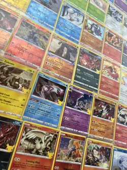100 Pokemon Cards (ULTRA RARE V/GX/VMAX/EX CARD GUARANTEED) +COMMON/HOLO/RARES - Image 3