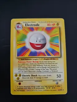 Pokemon Electrode 21/102 WotC Base Set Unlimited Rare - Image 1