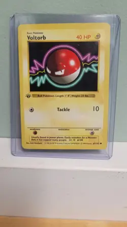 Pokemon TCG Voltorb 67/102 Base Set 1st Edition Shadowless LP Vintage - Image 1