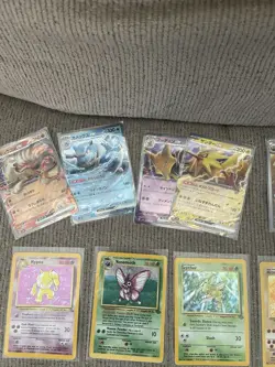 Pokemon Lot Of 39 Cards Mostly Holo Base Set, Jungle, Fossil. Some Full Arts - Image 4