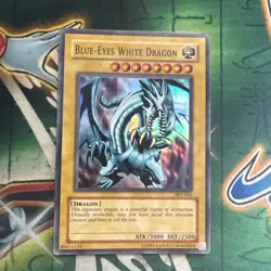 Yugioh! Blue-Eyes White Dragon SKE-001 Super Rare Unlimited HP - Image 1