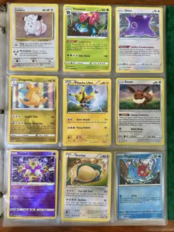 80+ Pokemon Card Binder w. 25+ Holos - Charizard + Japanese Vintage Collection - Image 2