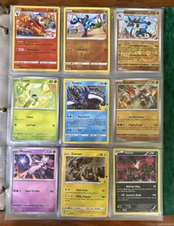 80+ Pokemon Card Binder w. 25+ Holos - Charizard + Japanese Vintage Collection - Image 3