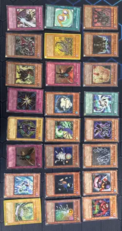 Yu-Gi-Oh! Dark magician blue eyes Mixed Group Of Cards no reserve - Image 1