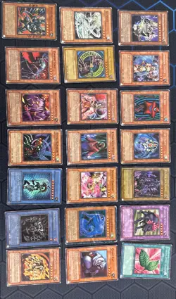 Yu-Gi-Oh! Dark magician blue eyes Mixed Group Of Cards no reserve - Image 2