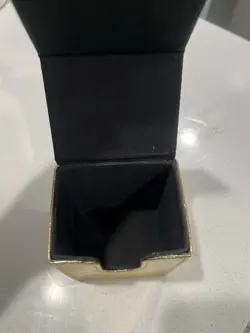 Ultra Pro Magic The Gathering Mythic Edition Leather Gold Commander Deck Box - Image 3