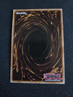 Blue-Eyes White Dragon MVP1-ENGV4 Gold Secret Rare Limited Edition NM Yugioh - Image 2