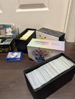 Pokemon Card Lot (Box Included) Hundreds of Cards! - Image 4
