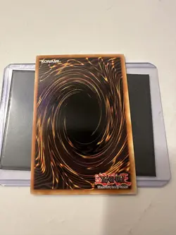 Yugioh Red-Eyes Black Dragon MAGO-EN003 1st Edition Maximum Gold Holo NM - Image 3