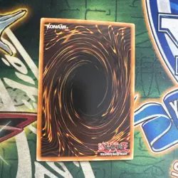 Yugioh! Blue-Eyes White Dragon MGED-EN001 Gold Rare 1st Edition VLP/NM - Image 2