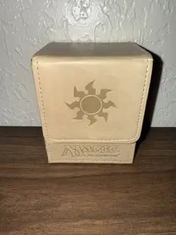 MTG Mana Flip Alcove Deck Box White 3rd Generation Plains Magnet Ultra Pro - Image 1