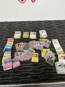 LOT OF OVER 200 POKEMON CARDS - Image 1