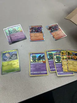 LOT OF OVER 200 POKEMON CARDS - Image 2