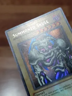 MP* - Yugioh Summoned Skull Metal Raiders Ultra Rare MRD-003 Original Print 2002 - Image 2