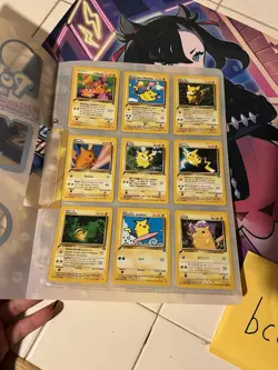Pokemon - Pikachu World Collection Binder Vintage 2000 - Image 2