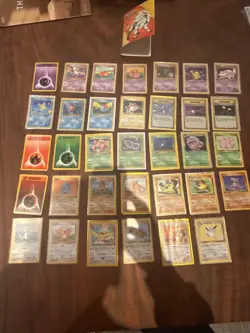 Normal and first edition 1995 pokemon binder of 36 cards - Image 1