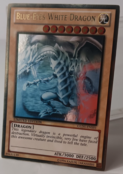 Yu-Gi Oh! Blue-Eyes White Dragon (GLD5-EN001 Ghost/Gold Rare) Light Play - Image 1