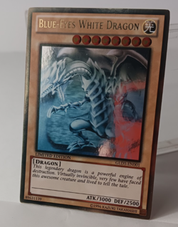 Yu-Gi Oh! Blue-Eyes White Dragon (GLD5-EN001 Ghost/Gold Rare) Light Play - Image 2