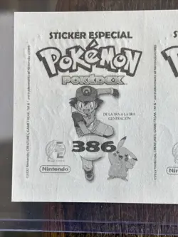 POKEMON POKEDEX Sticker 385 - 386 JIRACHI / DEOXYS 2022 Gold Foil Holo Peru - Image 5