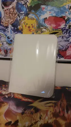 Vault X White Edition 4-Pocket Exo-Tec Zip Binder - 160 Cards - New - Image 2
